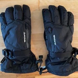 Dakine Black Gloves